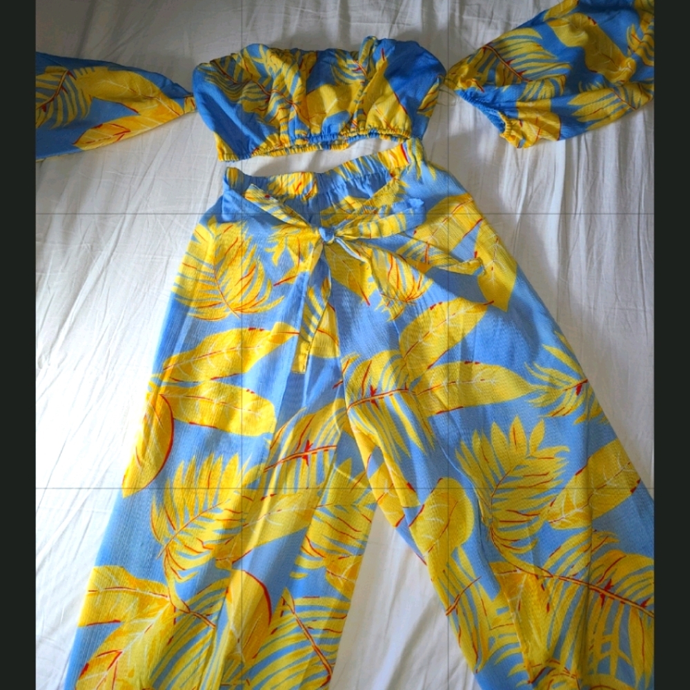Caribbean Kiss Tropical 2 Piece Set